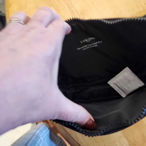 Lancome Bag And Makeup - Picture 7 of 11